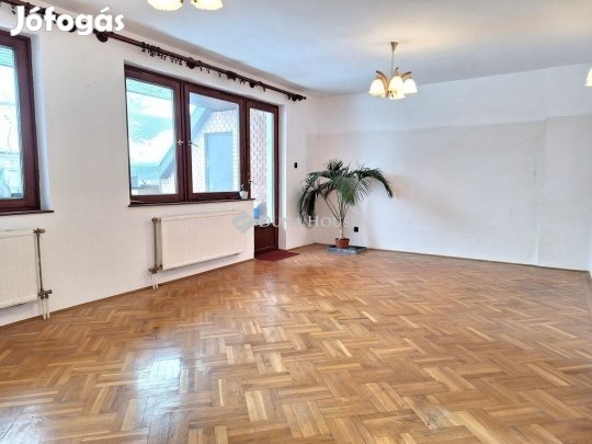 Eladó 90 nm-es ház Kecskemét