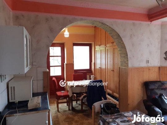 Eladó 90 nm-es ház Pocsaj