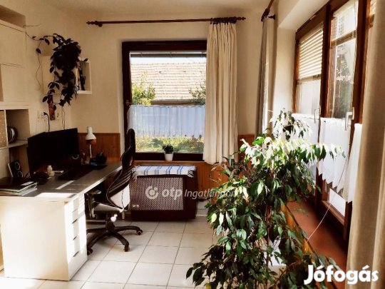 Eladó 90 nm-es ház Szekszárd