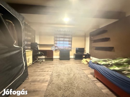 Eladó 90 nm-es ház Tárnok