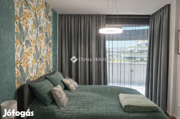 Eladó 90 nm-es lakás Szeged