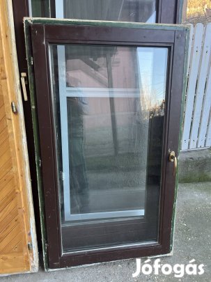 Eladó 90x150cm-es hőszigetelt fa ablak tokkal. 16.000Ft