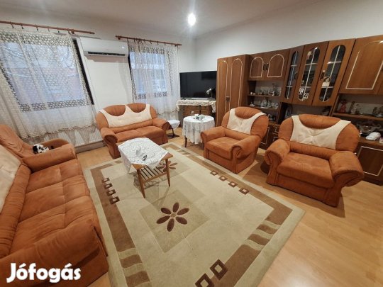 Eladó 91 nm-es Felújított tégla lakás Hódmezővásárhely Mária Valéria