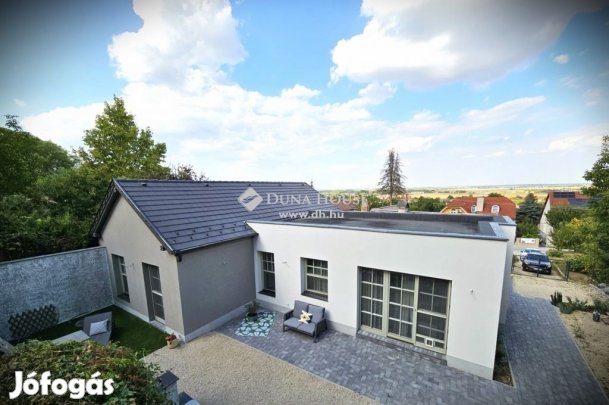 Eladó 91 nm-es ház Győrújbarát