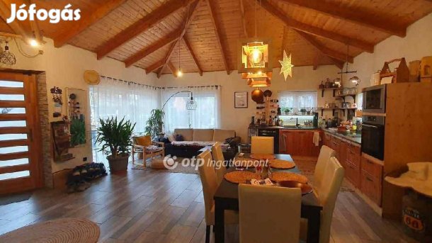 Eladó 92 nm-es ház Kiskunlacháza