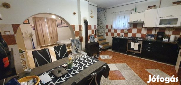 Eladó 92 nm-es ház Veszprém