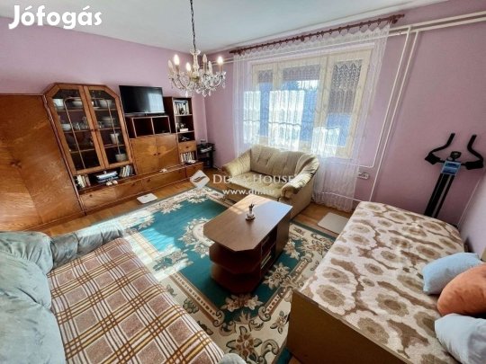 Eladó 94 nm-es ház Kecskemét