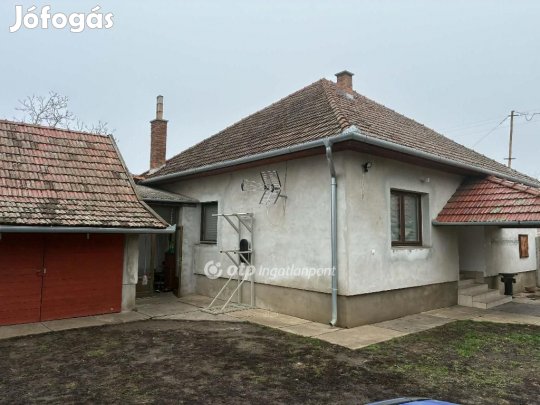 Eladó 94 nm-es ház Újkígyós