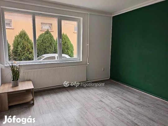 Eladó 95 nm-es ház Békés