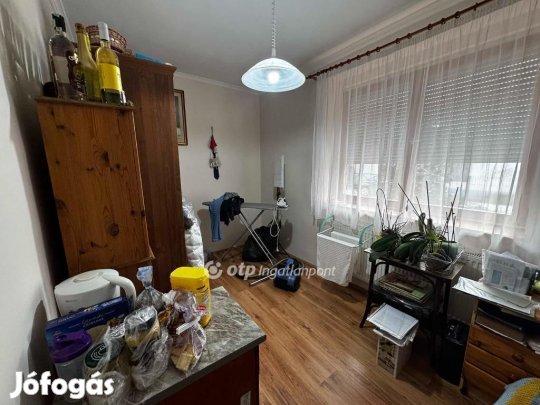 Eladó 95 nm-es ház Debrecen