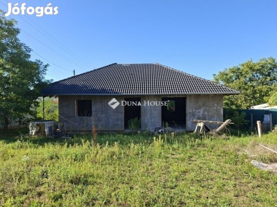 Eladó 95 nm-es ház Isaszeg