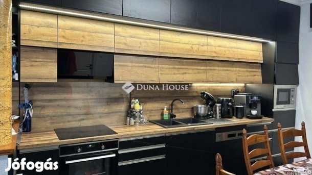 Eladó 95 nm-es ház Kecskemét