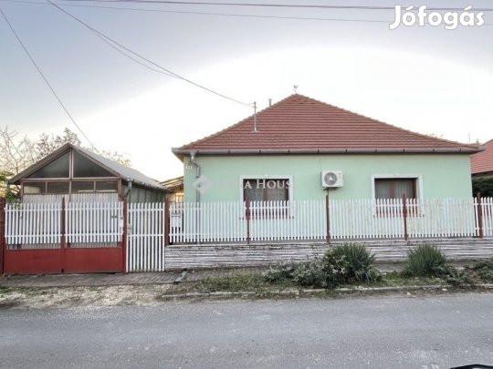Eladó 95 nm-es ház Kistarcsa