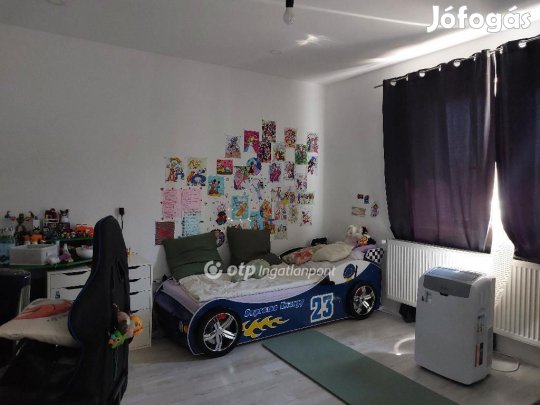 Eladó 95 nm-es ház Üllés