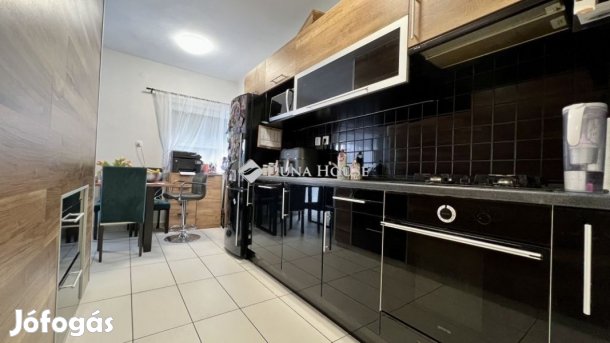 Eladó 95 nm-es lakás Balatonfüred