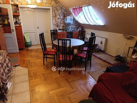 Eladó 95 nm-es lakás Kecskemét