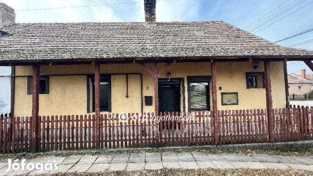 Eladó 96 nm-es ház Mezőlak