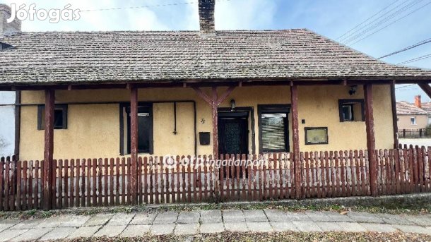 Eladó 96 nm-es ház Mezőlak