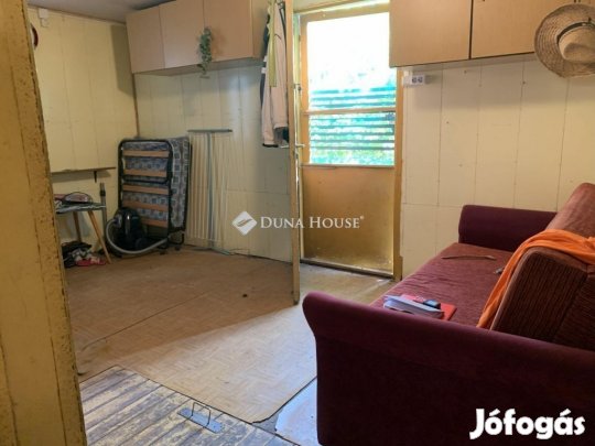 Eladó 975 nm-es telek Gárdony