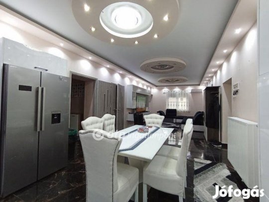 Eladó 97 nm-es ház Csány