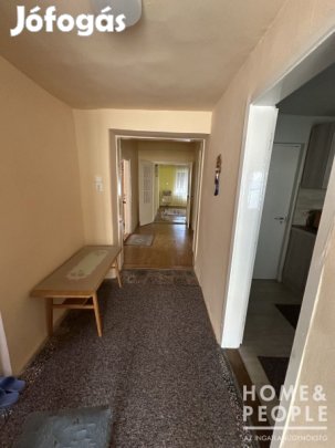 Eladó 98 nm-es Családi ház Szeged Baktó