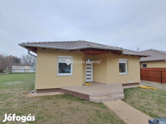 Eladó 98 nm-es ház Csévharaszt