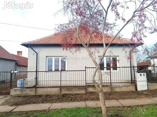 Eladó 98 nm-es ház Csorvás