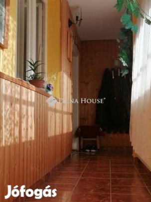 Eladó 98 nm-es ház Kökény