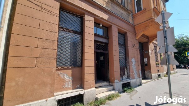 Eladó 99 m2-es üzlethelyiség