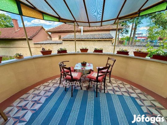 Eladó 99 nm-es ház Cegléd