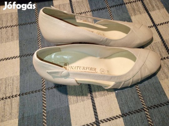 Eladó ARA márkájú női cipő 36 méret