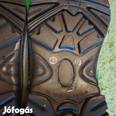 Eladó A Képeken Látható Munkavédelmi Cipő