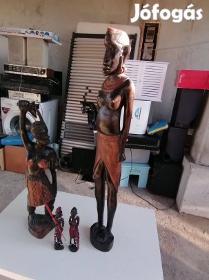 Eladó Afrikai egyfából kézzel készült szobrok
