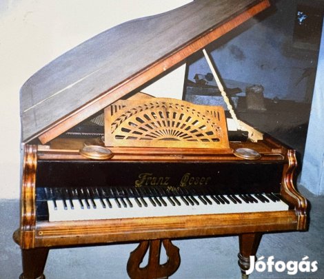 Eladó Antik Zongora