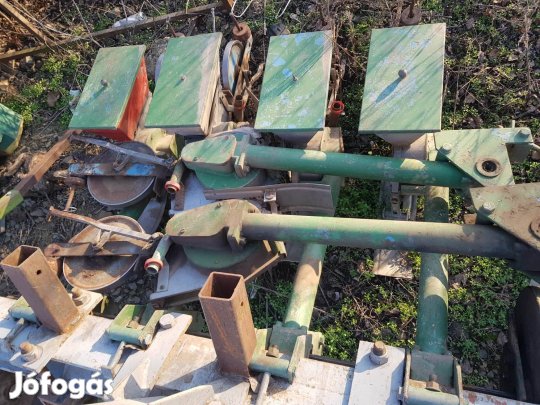 Eladó Aprómag vetőgép