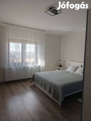 Eladó Aszódon panorámás Családi ház 