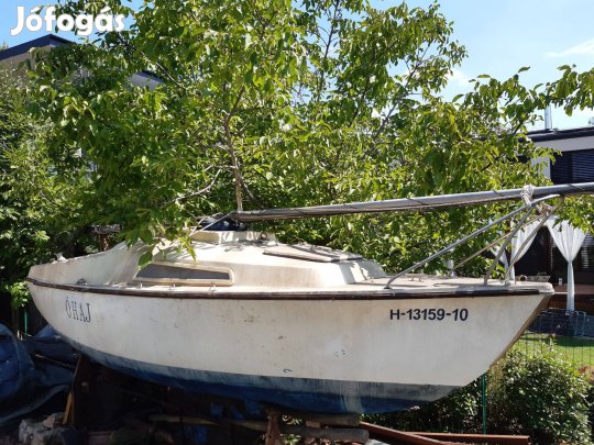 Eladó Balaton18-as 4 személyes Túravitorlás