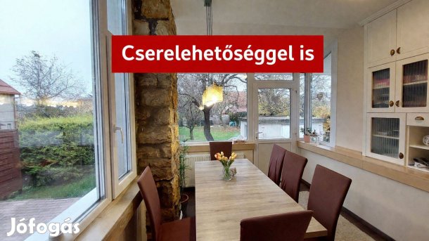 Eladó Balatonközeli, felújított családi ház Balatonfüreden