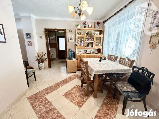 Eladó Ballószögben nappali + 3 szobás szigetelt családi ház!