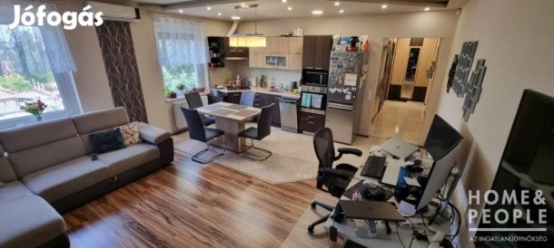 Eladó Belvárosi felújított lakás - Szeged