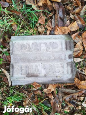 Eladó Betoncserép (Bramac Váév betoncserép)