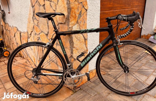 Eladó Bianchi full karbon országúti kerékpár
