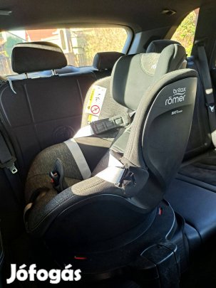 Eladó Britax Römer gyerekülés és rögzítőtalp