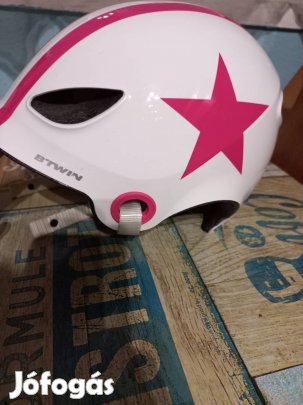 Eladó Btwin lány kerékpáros sisak