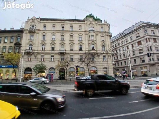 Eladó Budapesi Lipotvárosi 64 m2 tégla lakás.