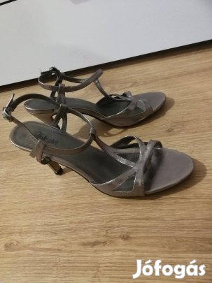 Eladó Buffalo magassarkú szandál !