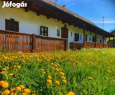 Eladó Bujákon csodálatos környezetben paraszt ház