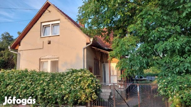 Eladó CSALÁDI HÁZ ABONY