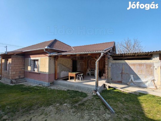 Eladó CSALÁDI HÁZ Somogysámsonban.