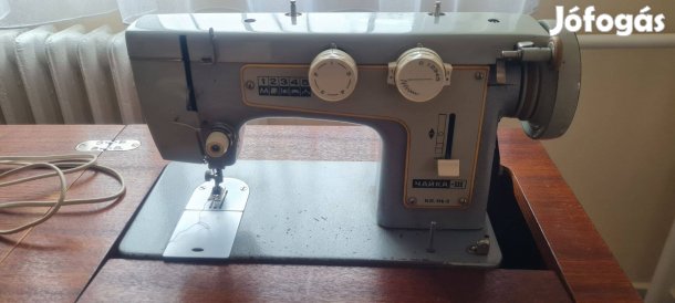 Eladó Csajka varrógép szekrénnyel